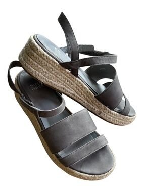 Eileen Fisher Gray 2” Platform Espadrille Jute Strap Sandals Velcro Size 7.5